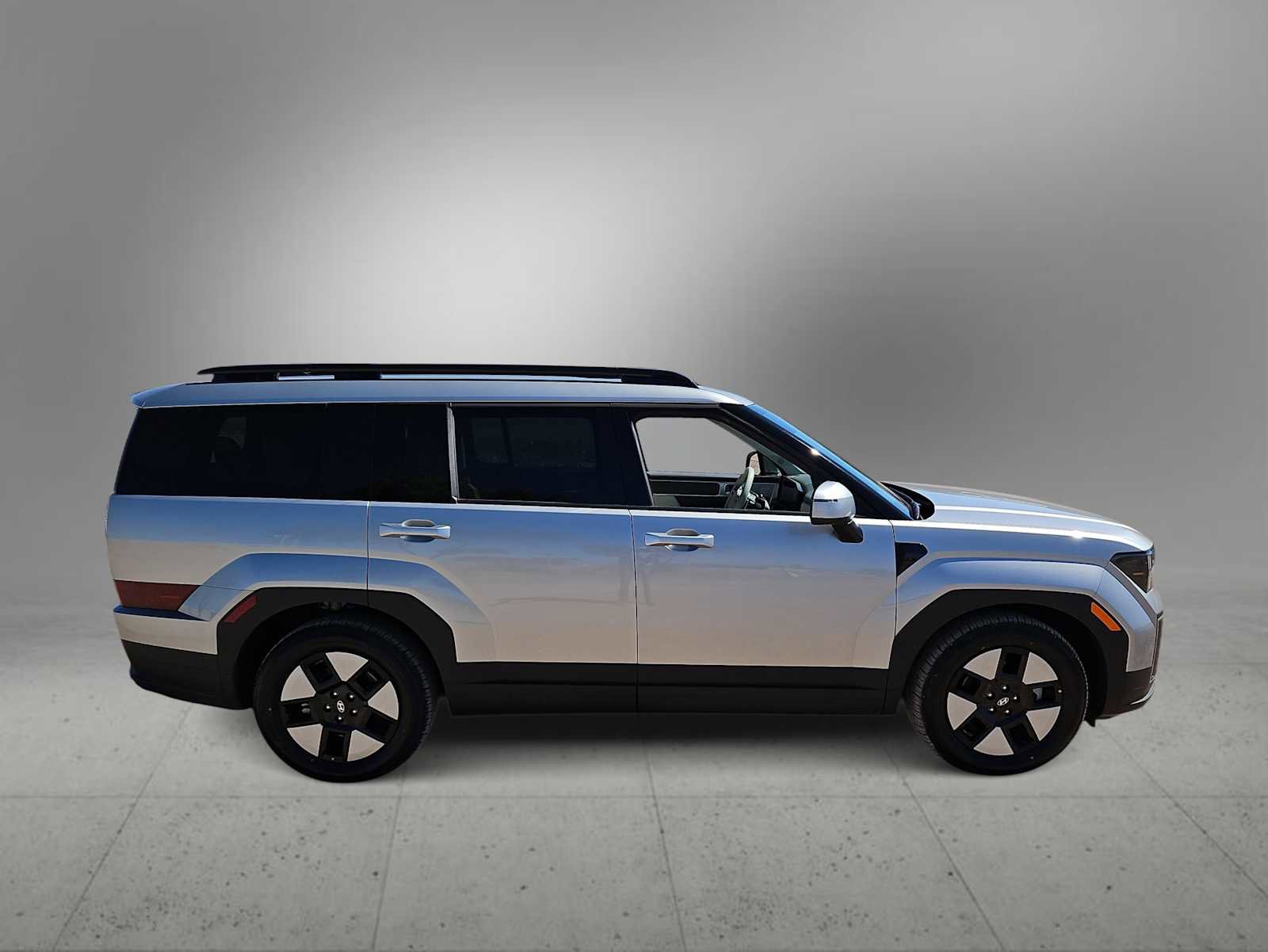 Certified 2025 Hyundai Santa Fe SEL image 9