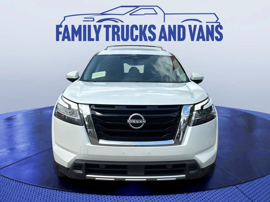 Used 2024 Nissan Pathfinder Platinum w/ Cargo Package AWD/4WD image 8