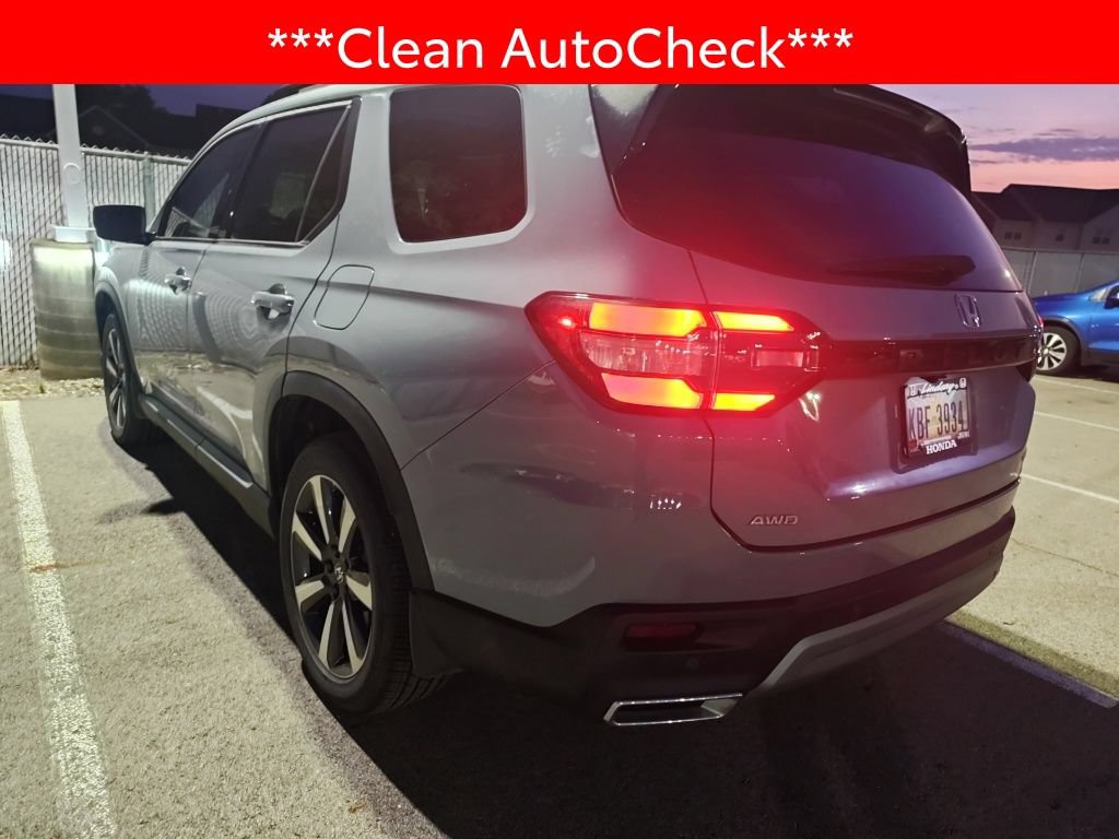 Used 2023 Honda Pilot Touring image 4