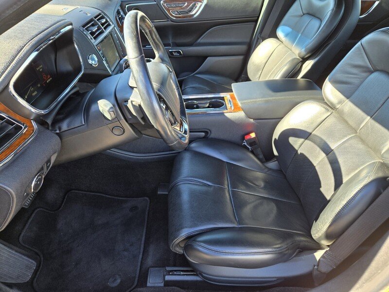 Used 2020 Lincoln Continental Reserve FWD image 11