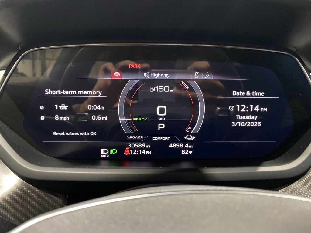 Used 2022 Audi e-tron GT Prestige image 11