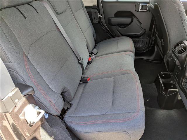 Used 2024 Jeep Wrangler Unlimited Rubicon w/ Technology Group image 20