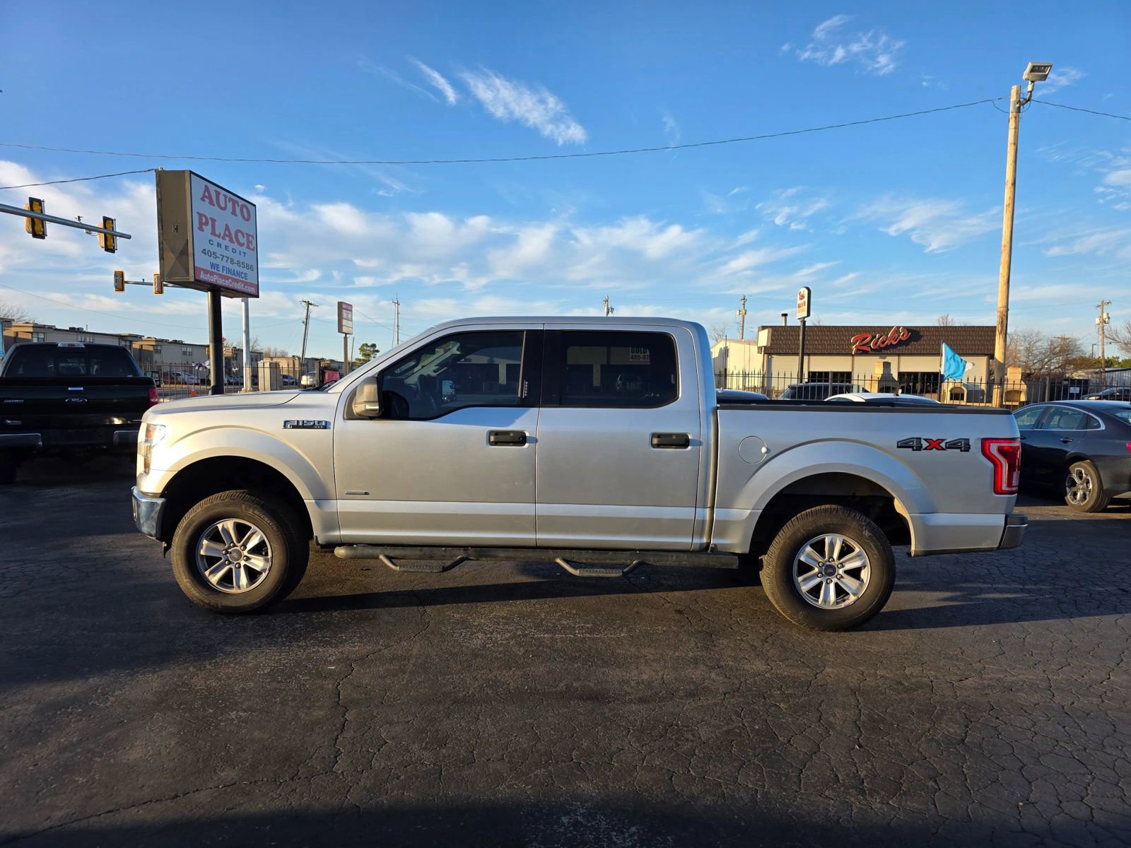 Used 2016 Ford F150 XLT w/ Equipment Group 301A Mid AWD/4WD image 21