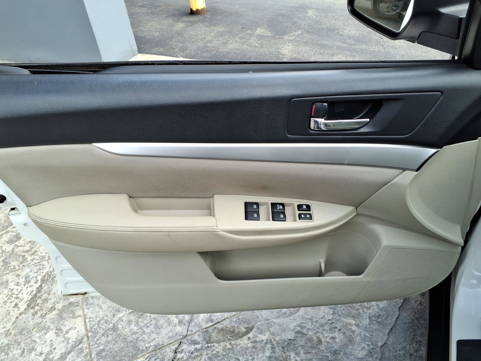Used 2014 Subaru Outback 2.5i Premium AWD/4WD image 14
