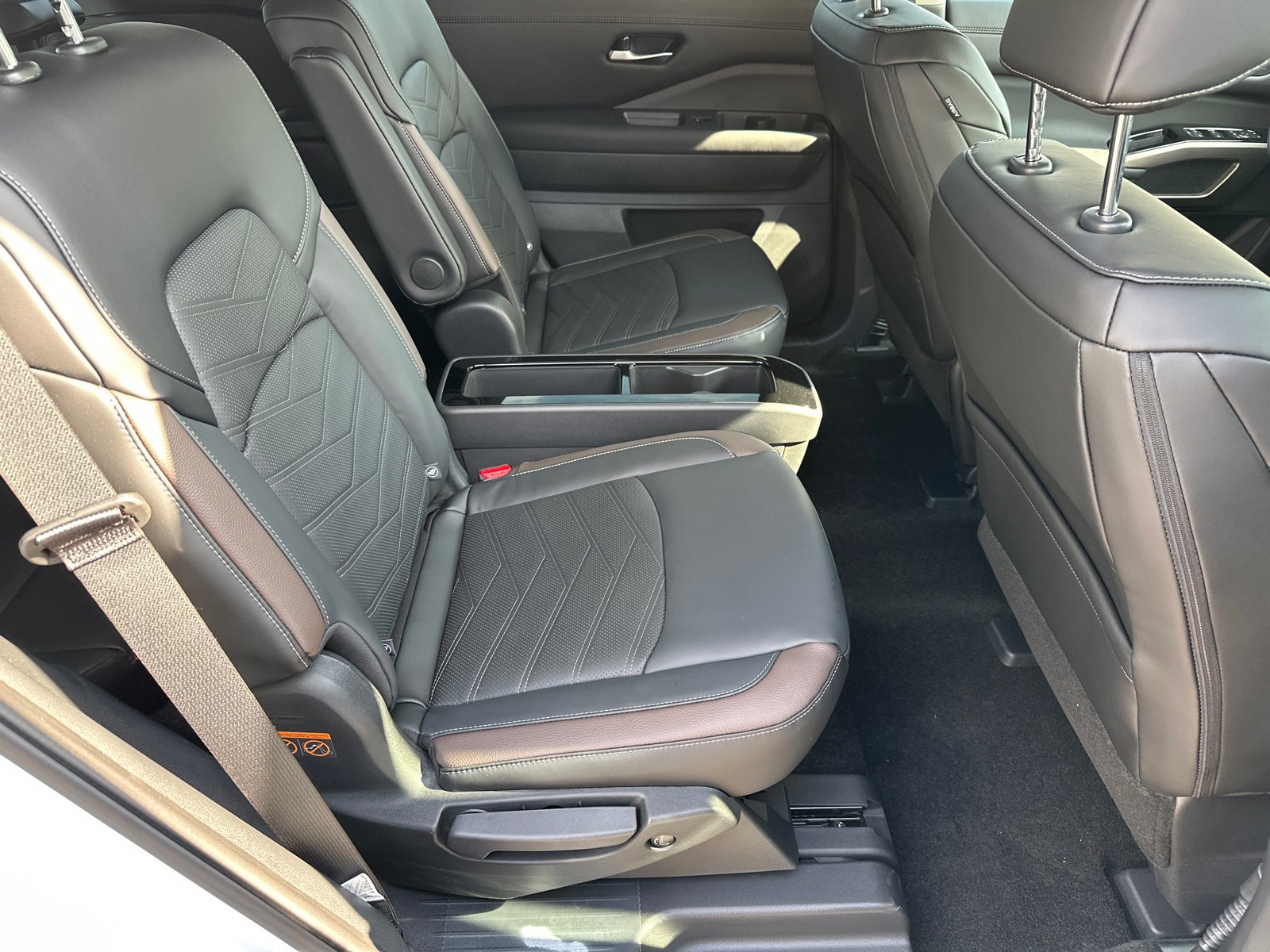 New 2025 Nissan Pathfinder Platinum image 16