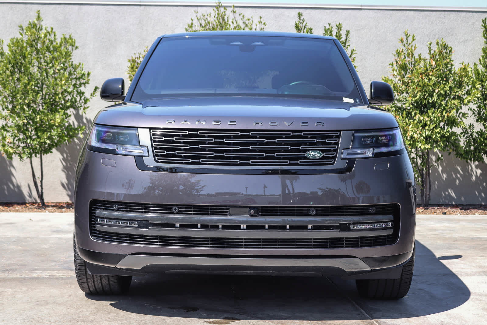 Used 2022 Land Rover Range Rover Long Wheelbase First Edition AWD/4WD image 2