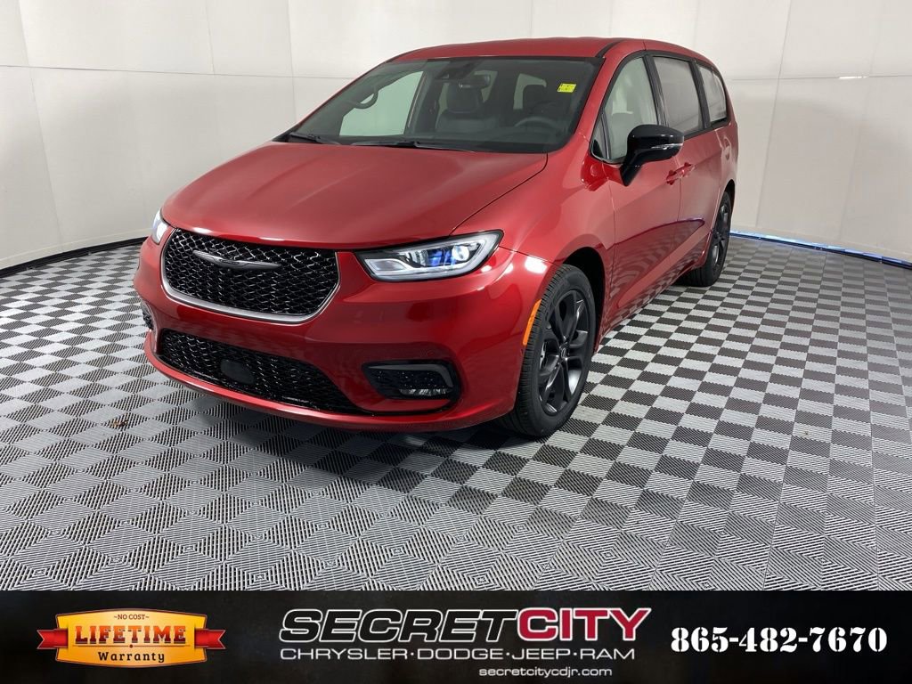 New 2026 Chrysler Pacifica Select image 3