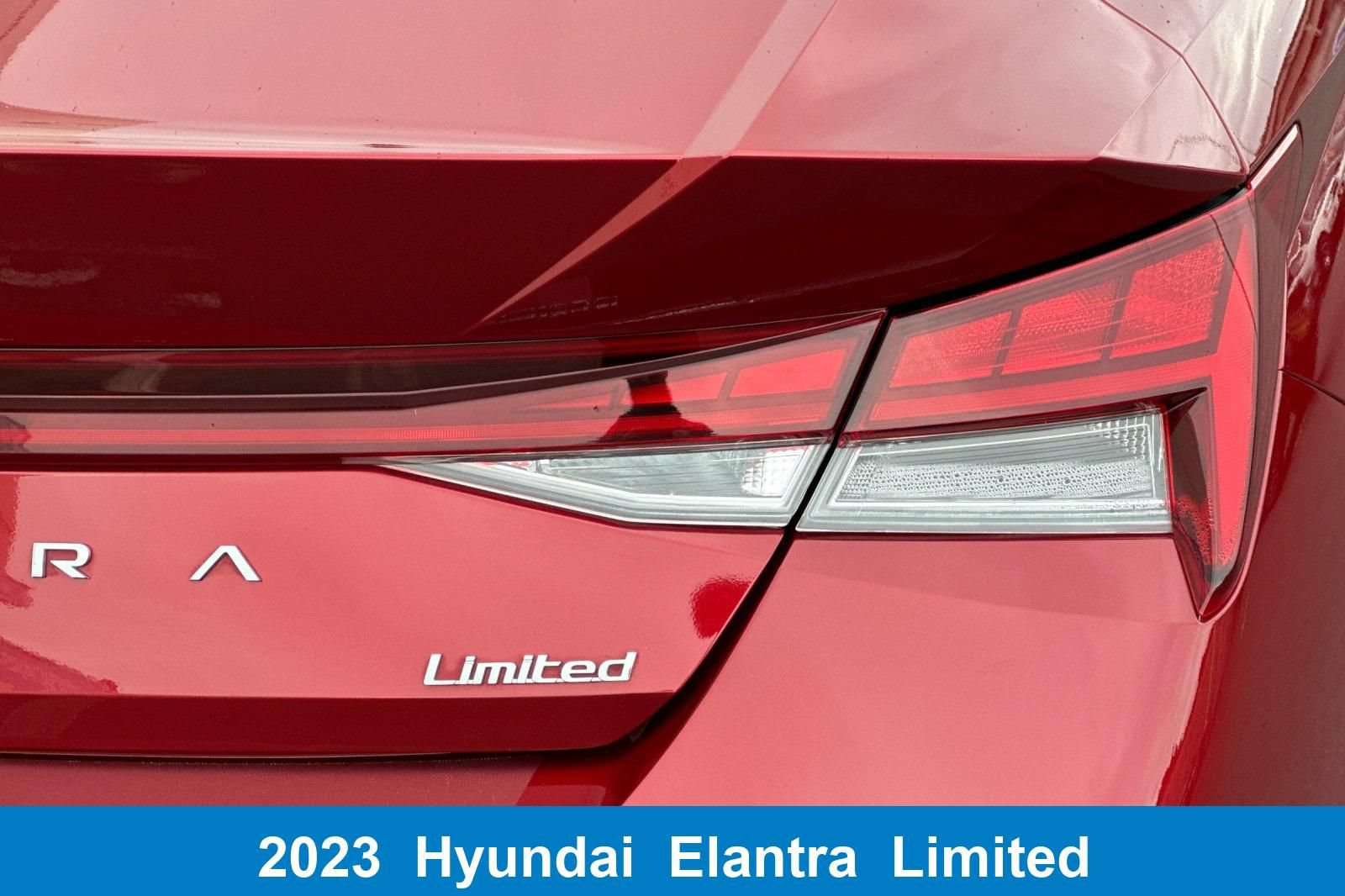 Used 2023 Hyundai Elantra Limited FWD image 32