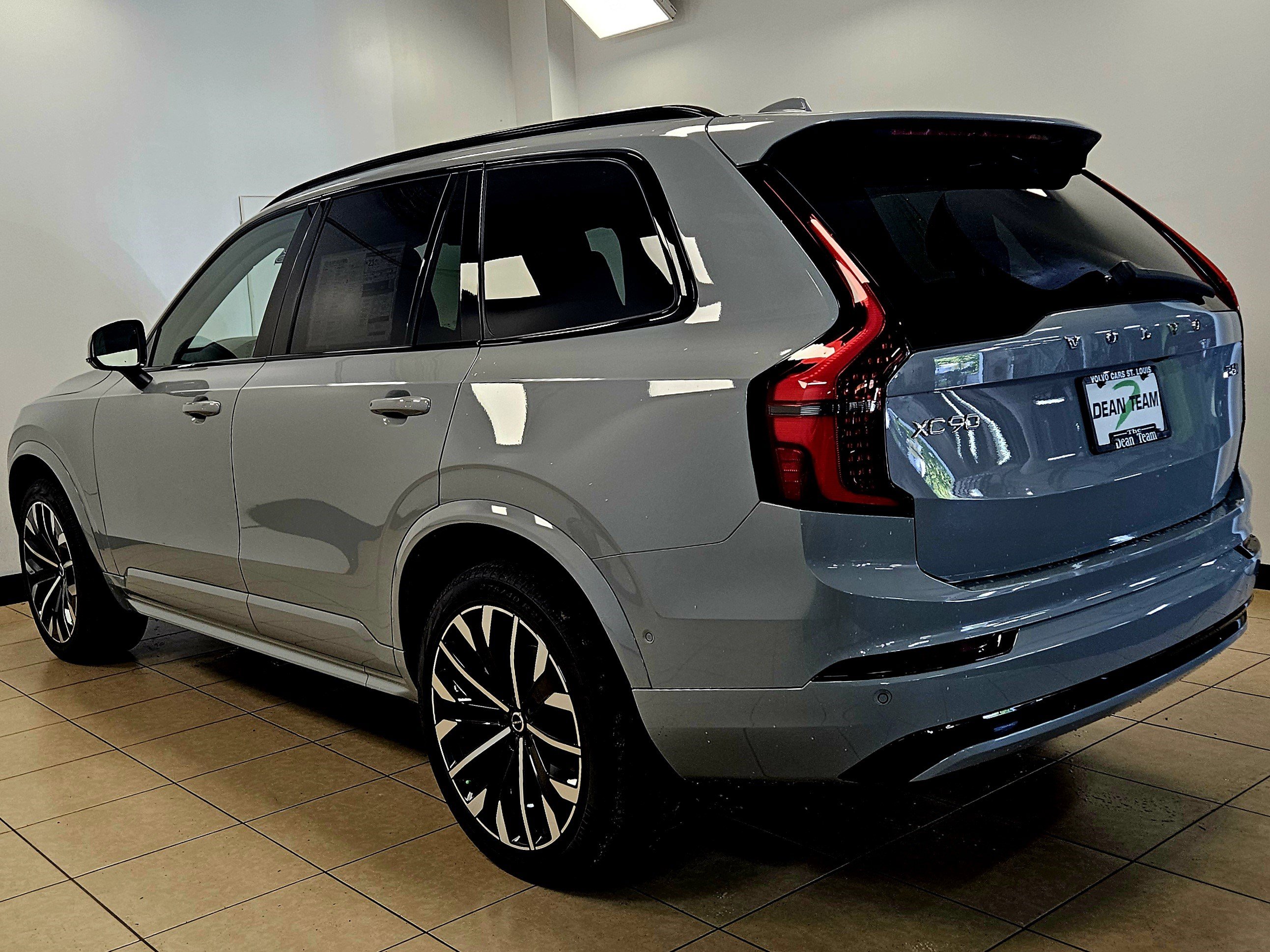 New 2026 Volvo XC90 B6 Ultra w/ Protection Package image 6