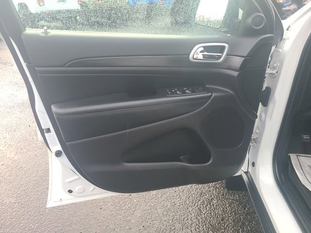 Used 2020 Jeep Grand Cherokee Laredo w/ Quick Order Package 2BN North image 10