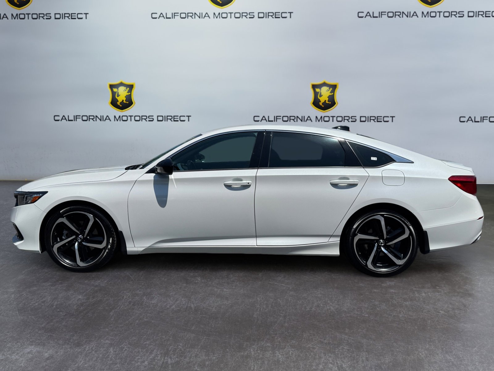 Used 2021 Honda Accord Sport image 2