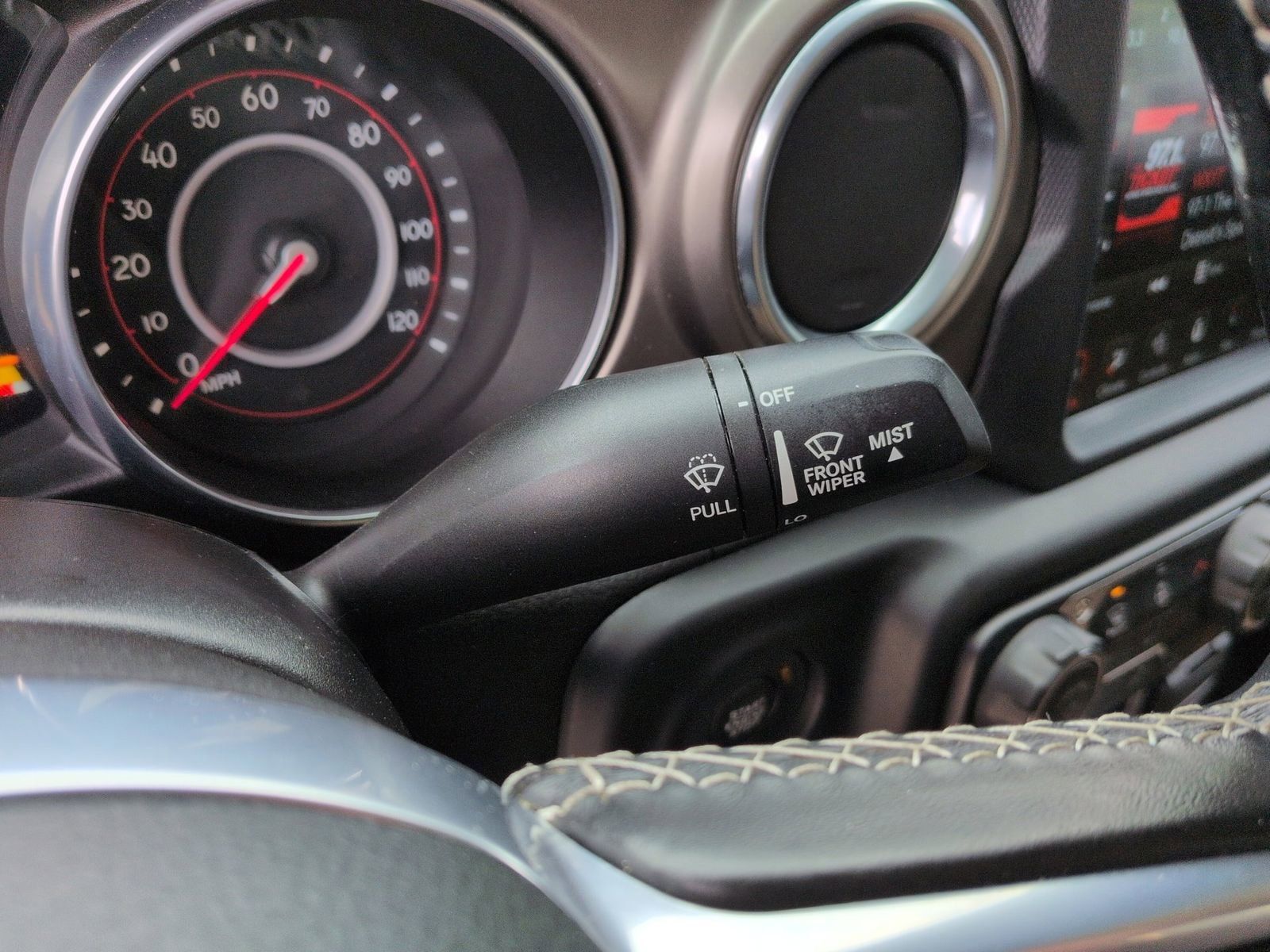 Used 2020 Jeep Gladiator Rubicon w/ Uconnect 4C Nav & Sound Group AWD/4WD image 32