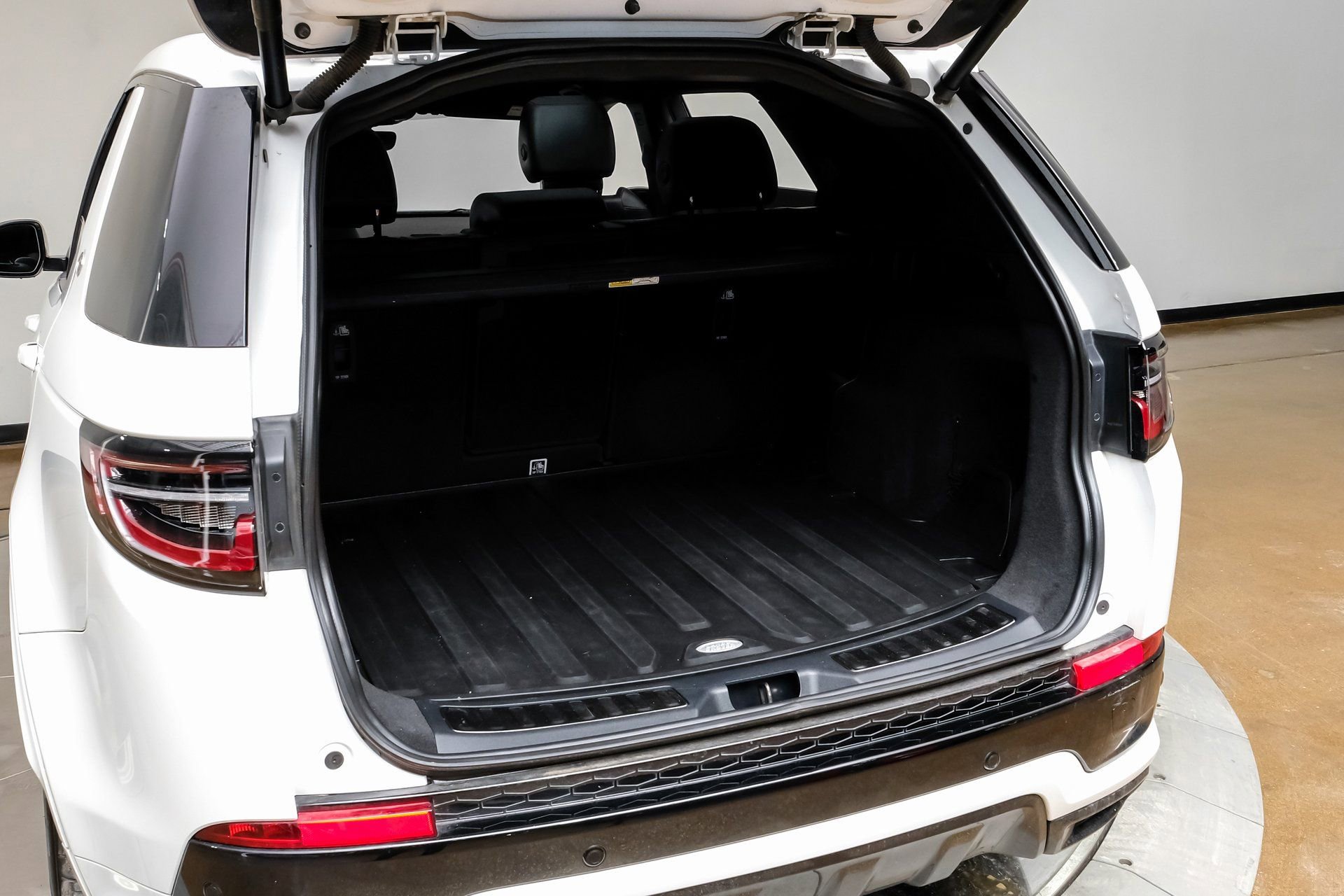 Used 2023 Land Rover Discovery Sport S R-Dynamic image 56