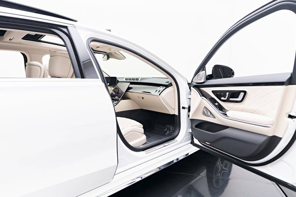 Used 2024 Mercedes-Benz S 580e 4MATIC Sedan image 26
