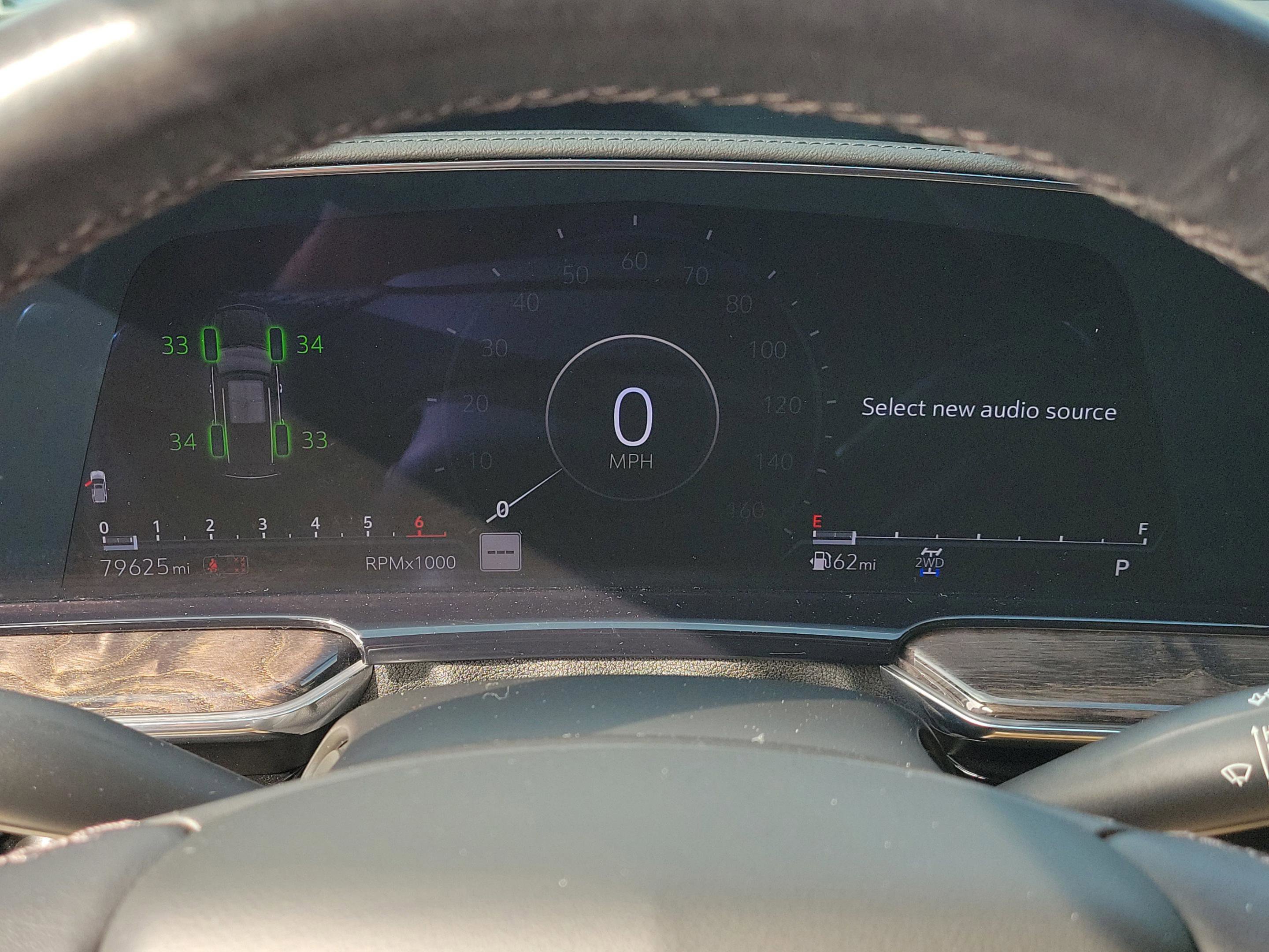 Used 2022 Cadillac Escalade Premium Luxury image 32