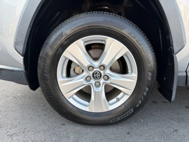 Used 2019 Toyota RAV4 LE w/ All Weather Liner Package AWD/4WD image 27