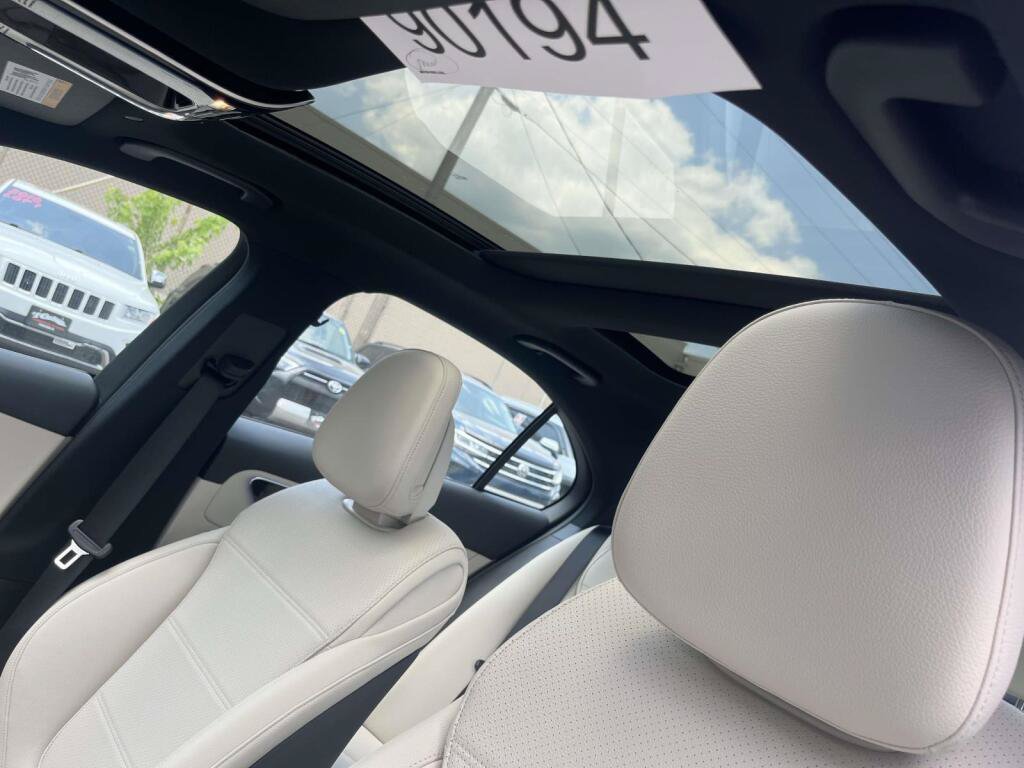 New 2026 Mercedes-Benz C 300 4MATIC Sedan image 5