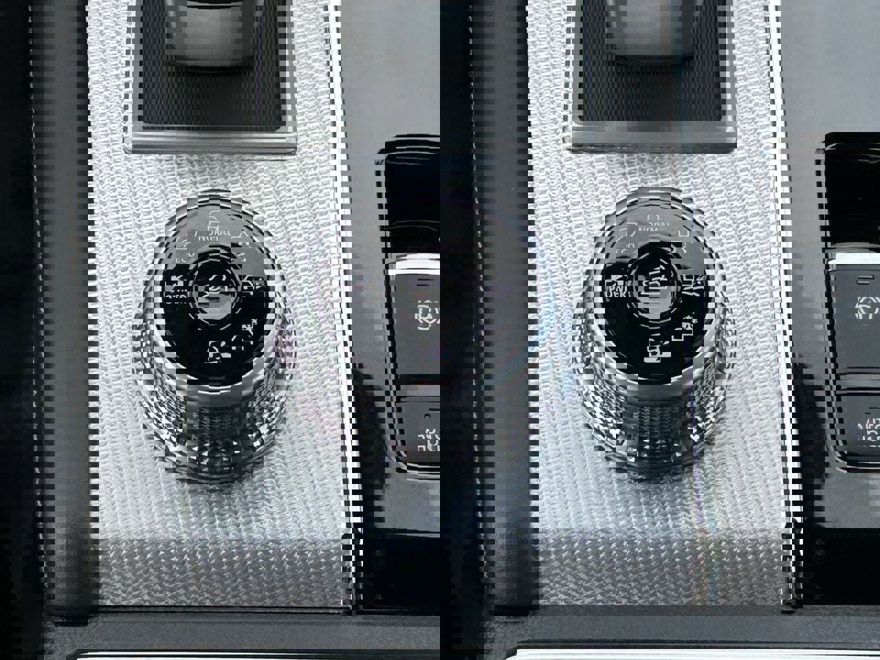 New 2026 Nissan Rogue Platinum image 24