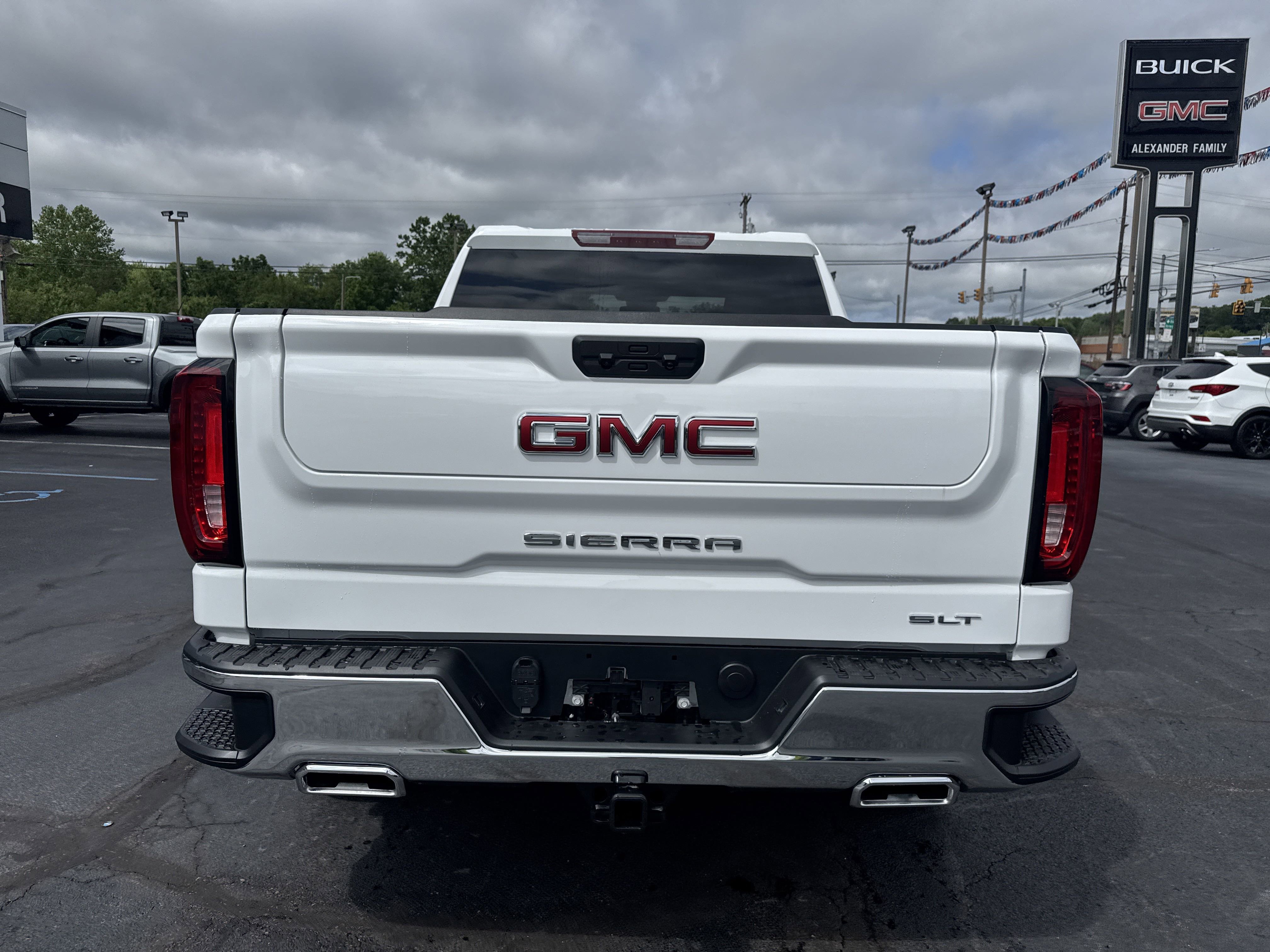 New 2025 GMC Sierra 1500 SLT w/ SLT Premium Package image 4