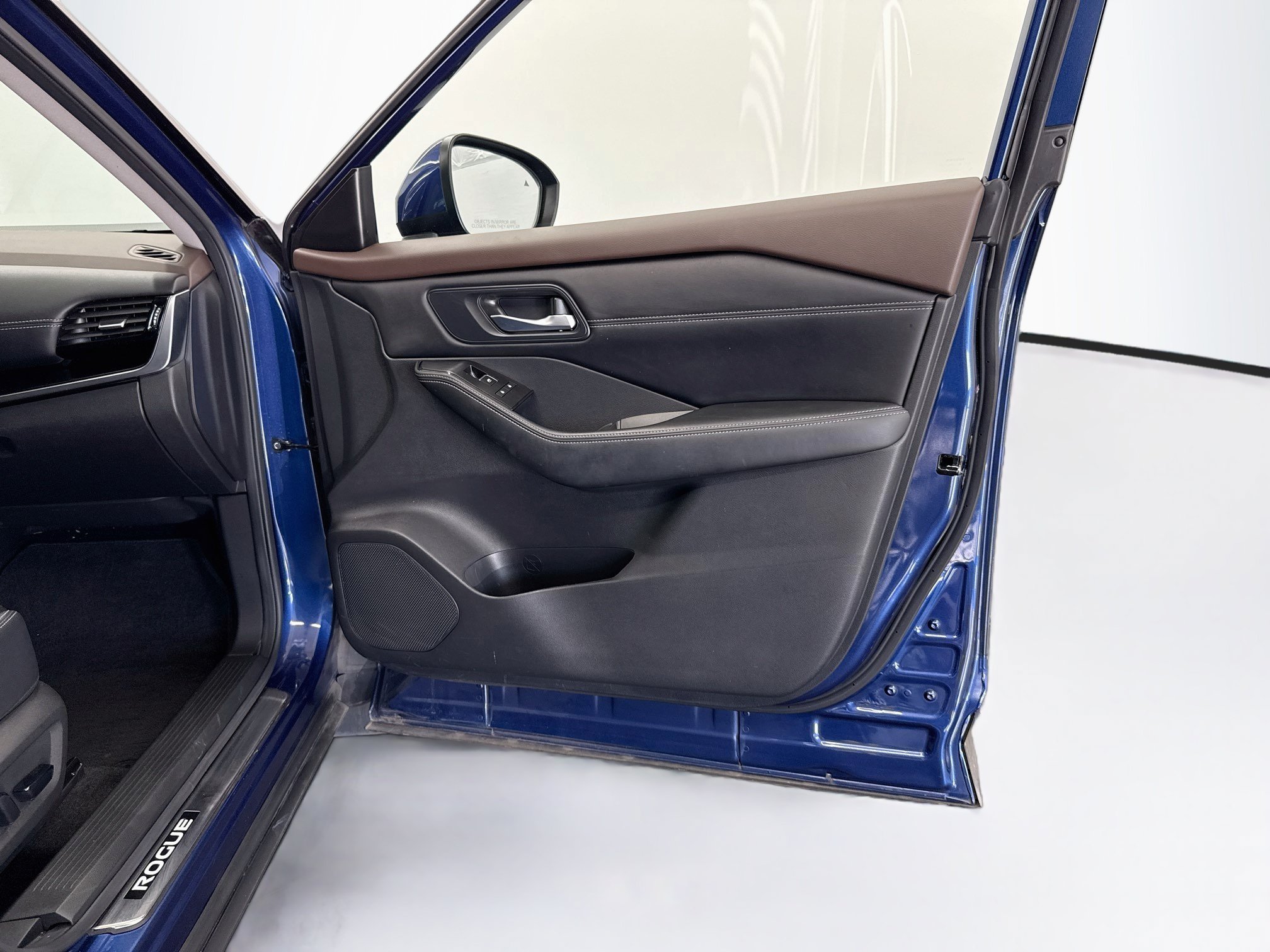 Used 2023 Nissan Rogue SL FWD image 34