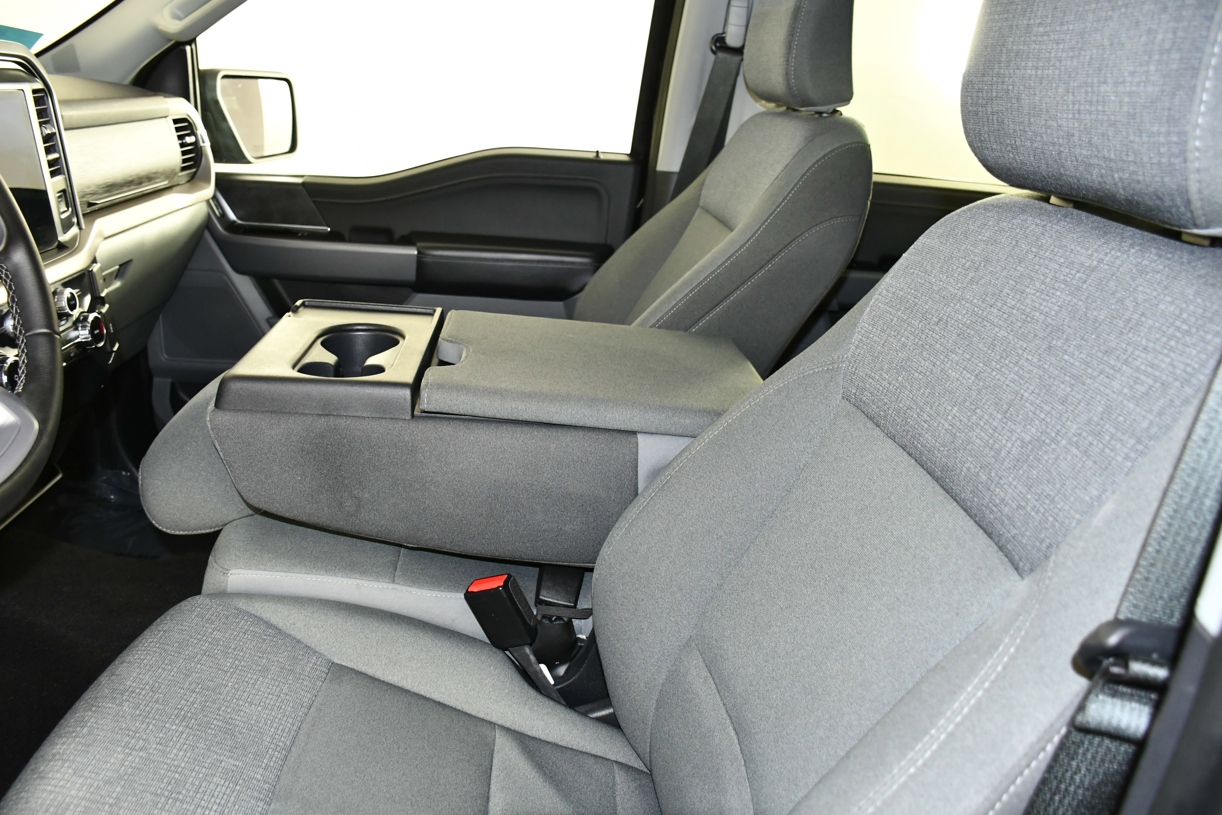 Used 2025 Ford F150 XLT w/ Equipment Group 301A Standard AWD/4WD image 40