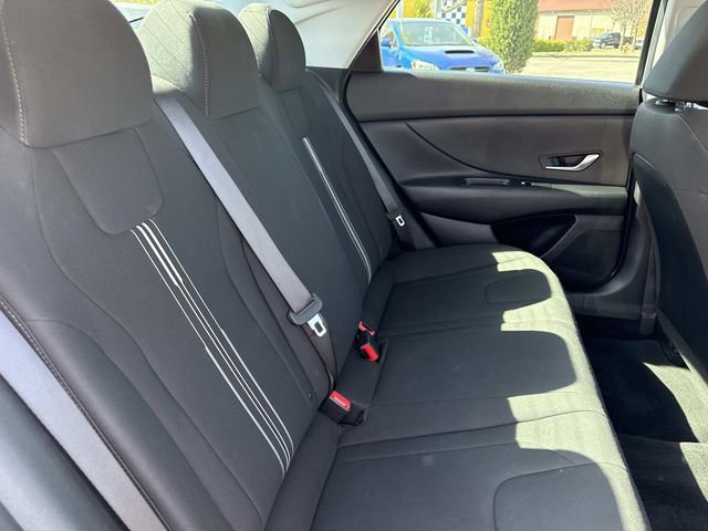 Used 2022 Hyundai Elantra SEL image 21