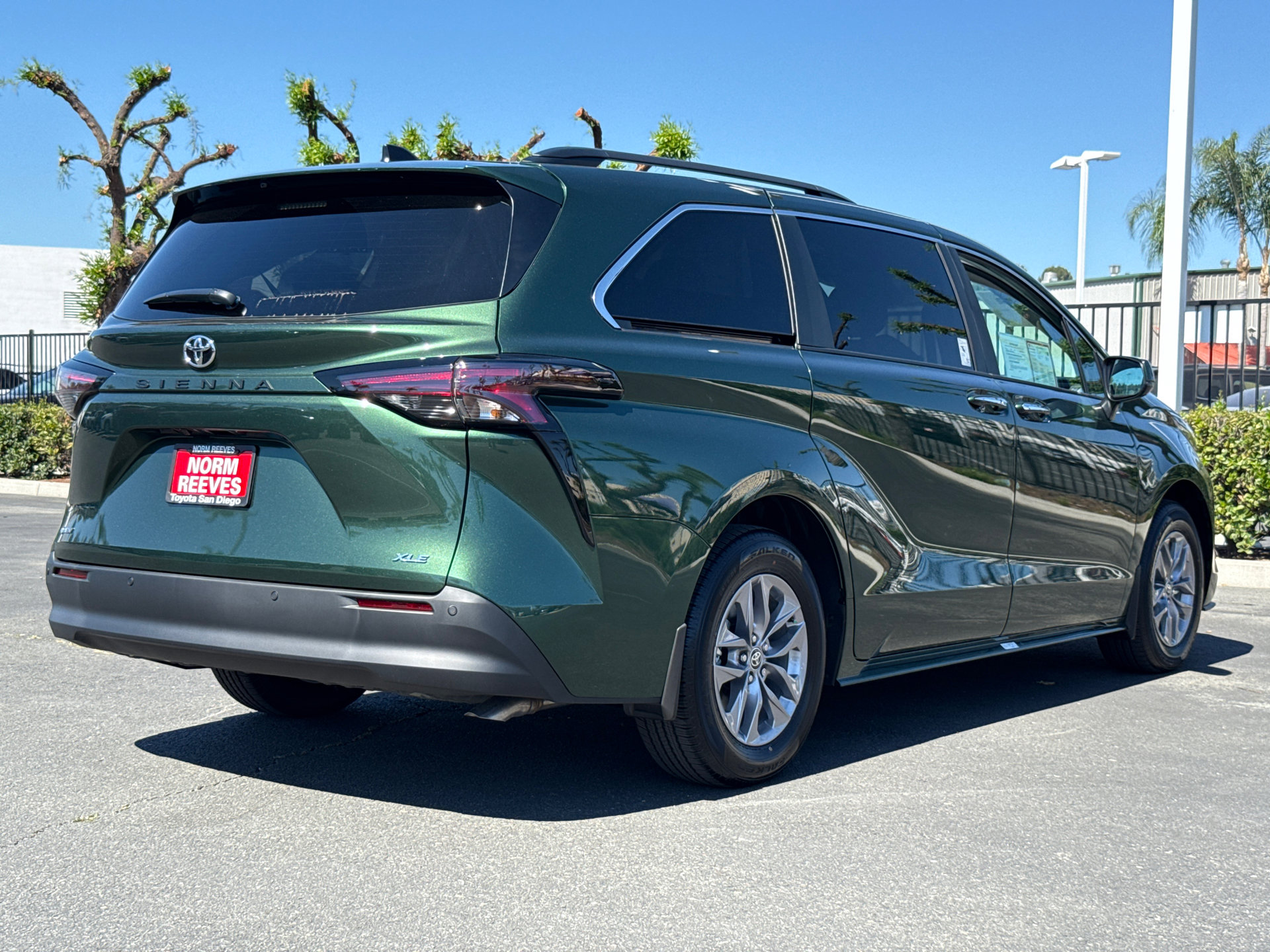 Certified 2026 Toyota Sienna XLE image 13