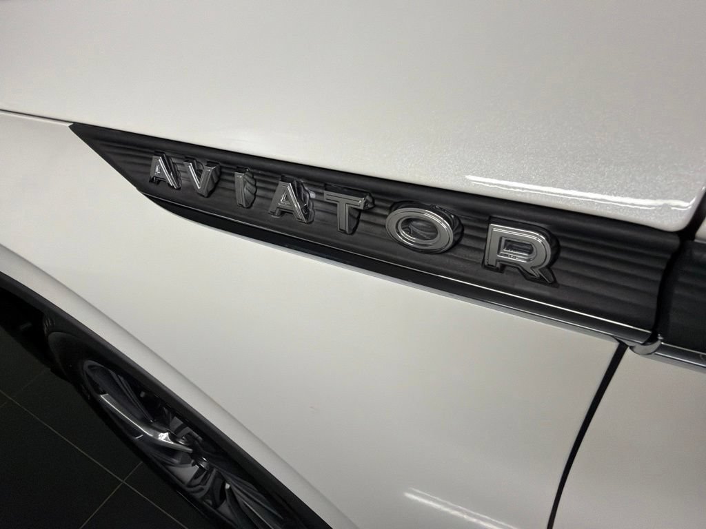 Used 2026 Lincoln Aviator AWD image 40