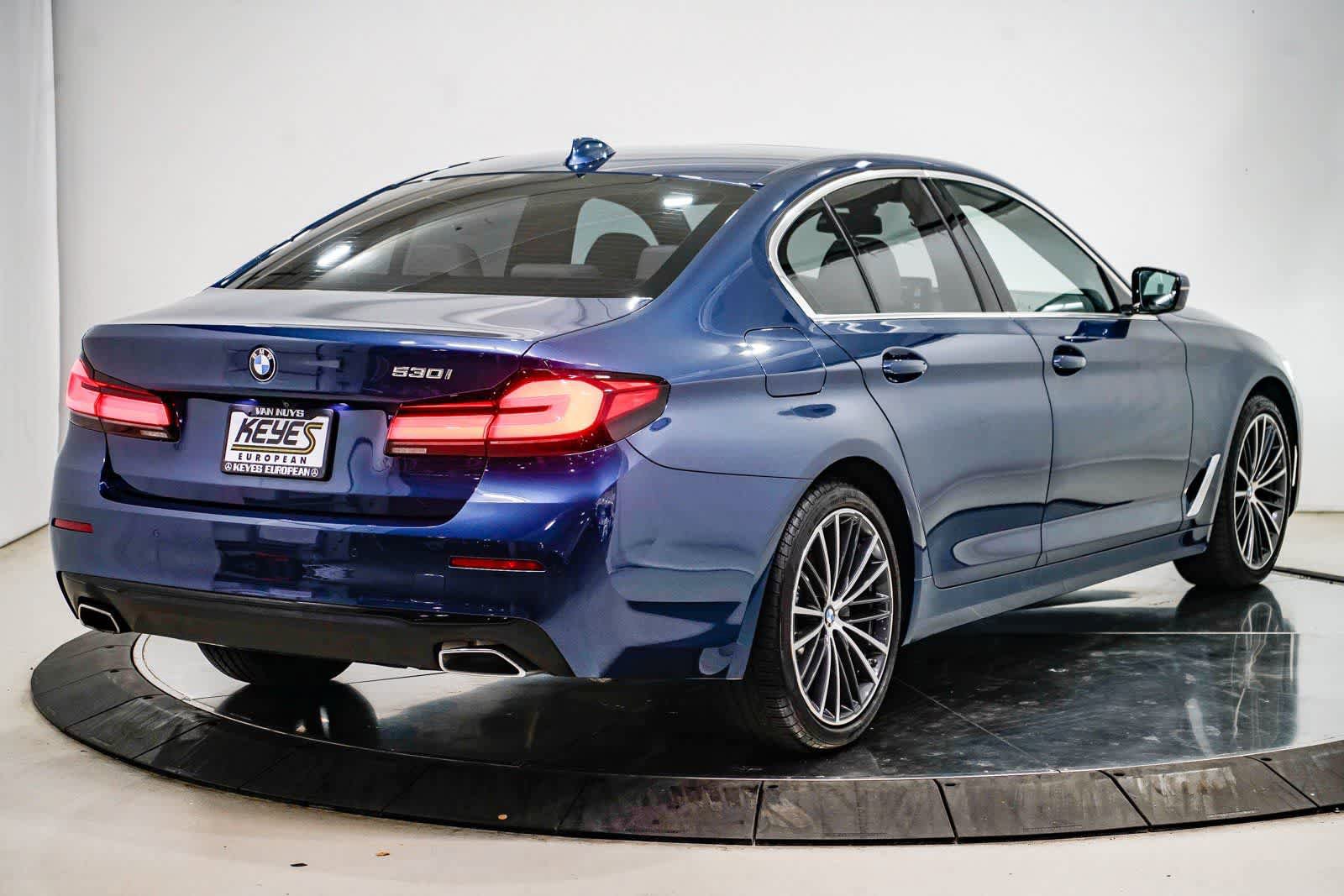 Used 2023 BMW 530i w/ Premium Package image 4