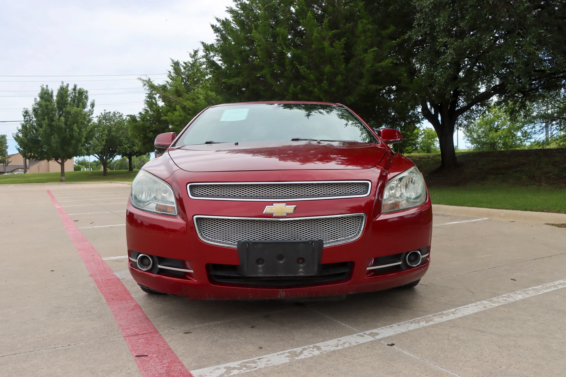 Used 2009 Chevrolet Malibu LTZ FWD image 2