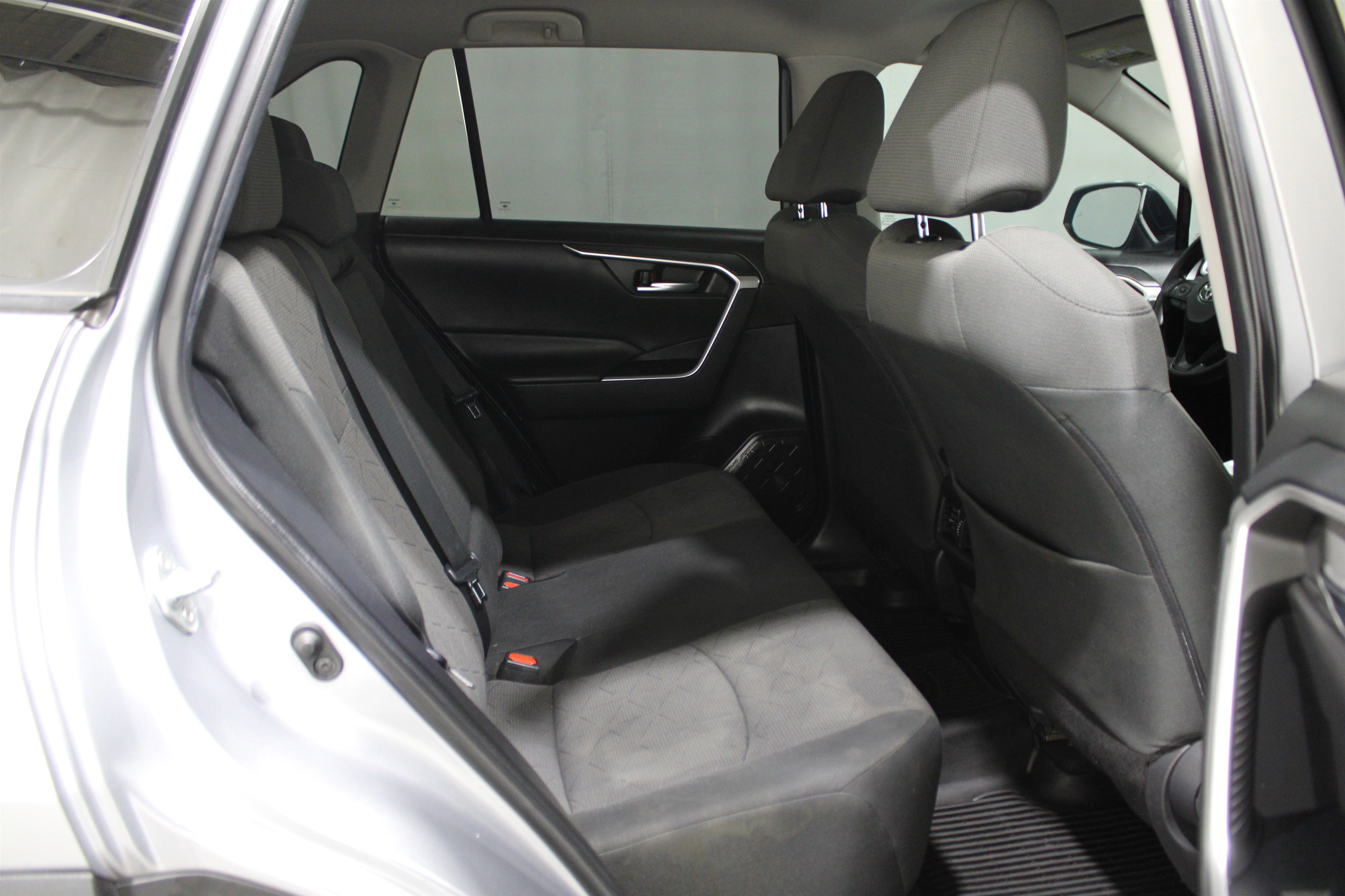 Used 2022 Toyota RAV4 XLE image 25