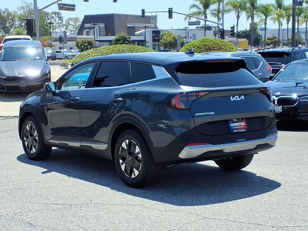 Used 2026 Kia Sportage LX FWD image 5