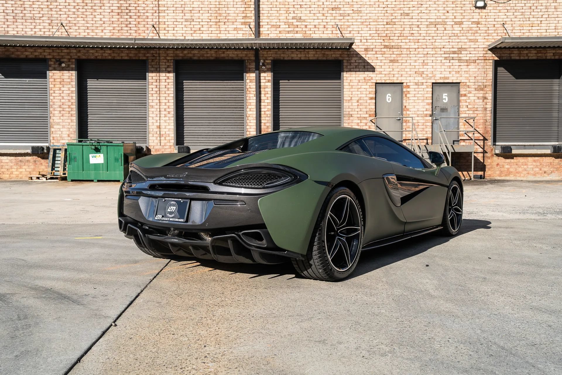 Used 2016 McLaren 570S Coupe RWD image 9