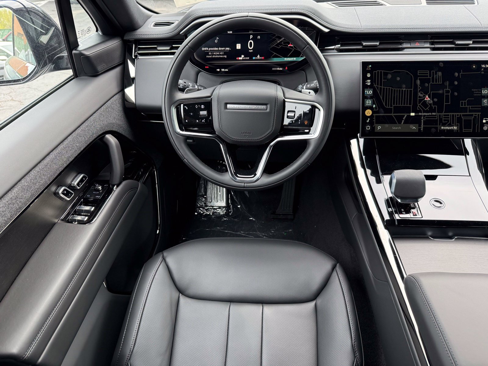 New 2026 Land Rover Range Rover Sport Dynamic SE AWD/4WD image 32