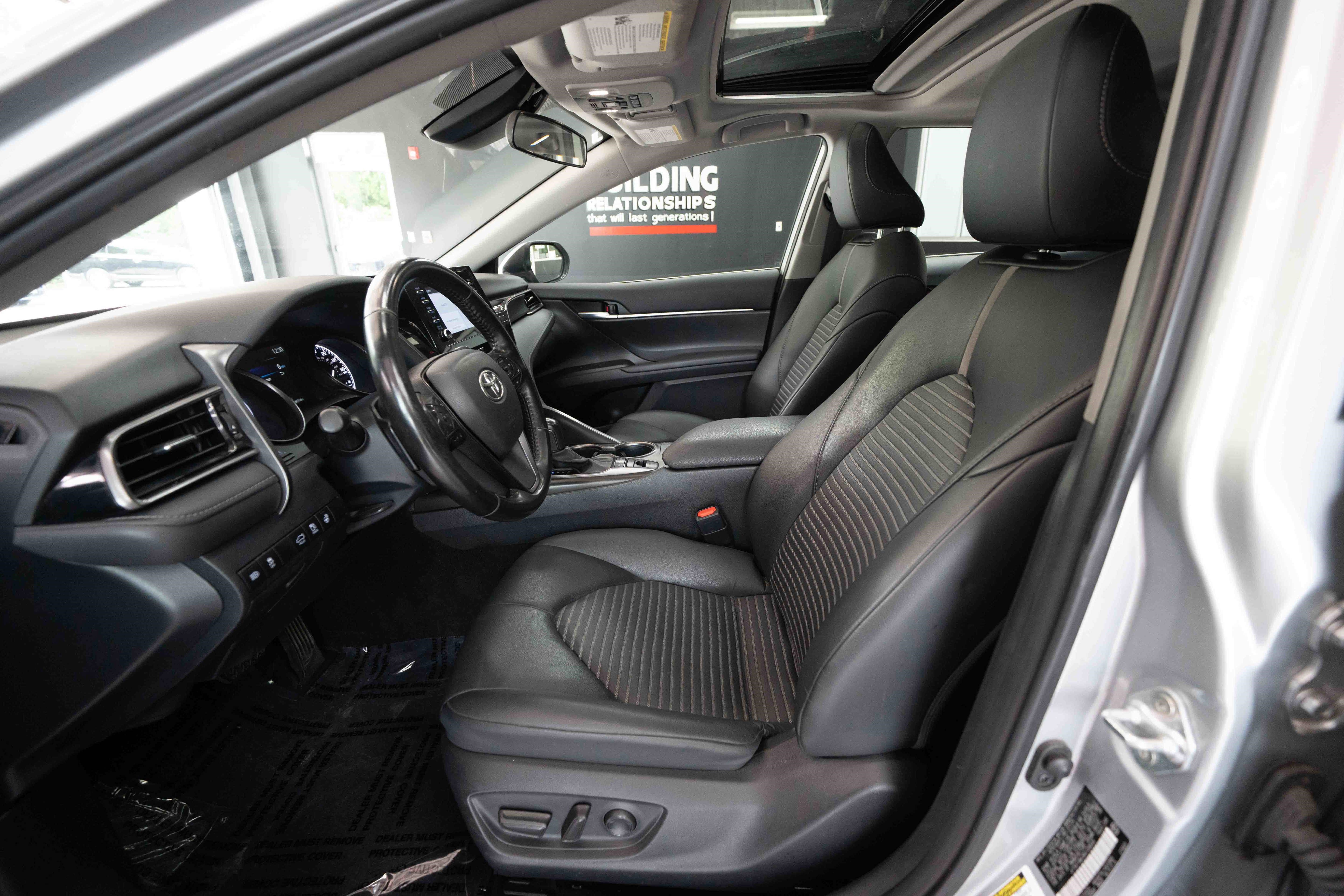 Used 2024 Toyota Camry SE w/ Cold Weather Package AWD/4WD image 9