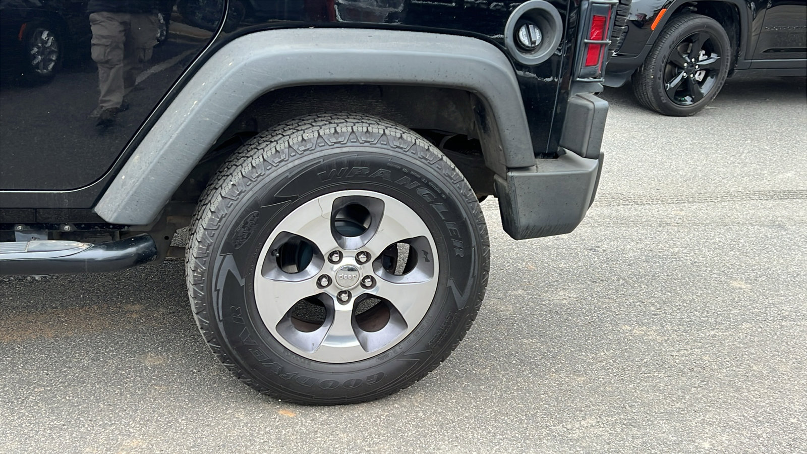 Used 2016 Jeep Wrangler Unlimited Sport w/ Max Tow Package image 12