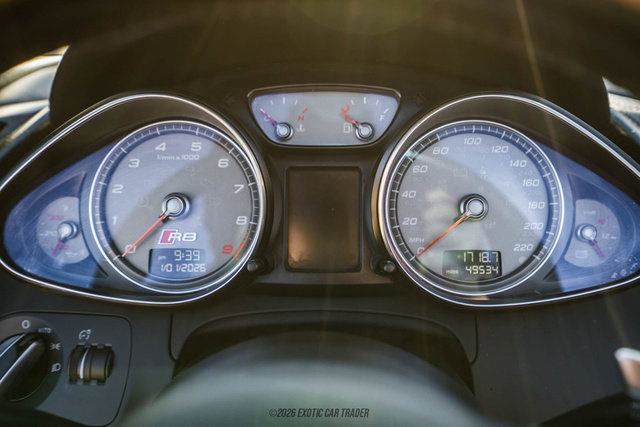 Used 2015 Audi R8 V8 w/ Full Leather Package image 54