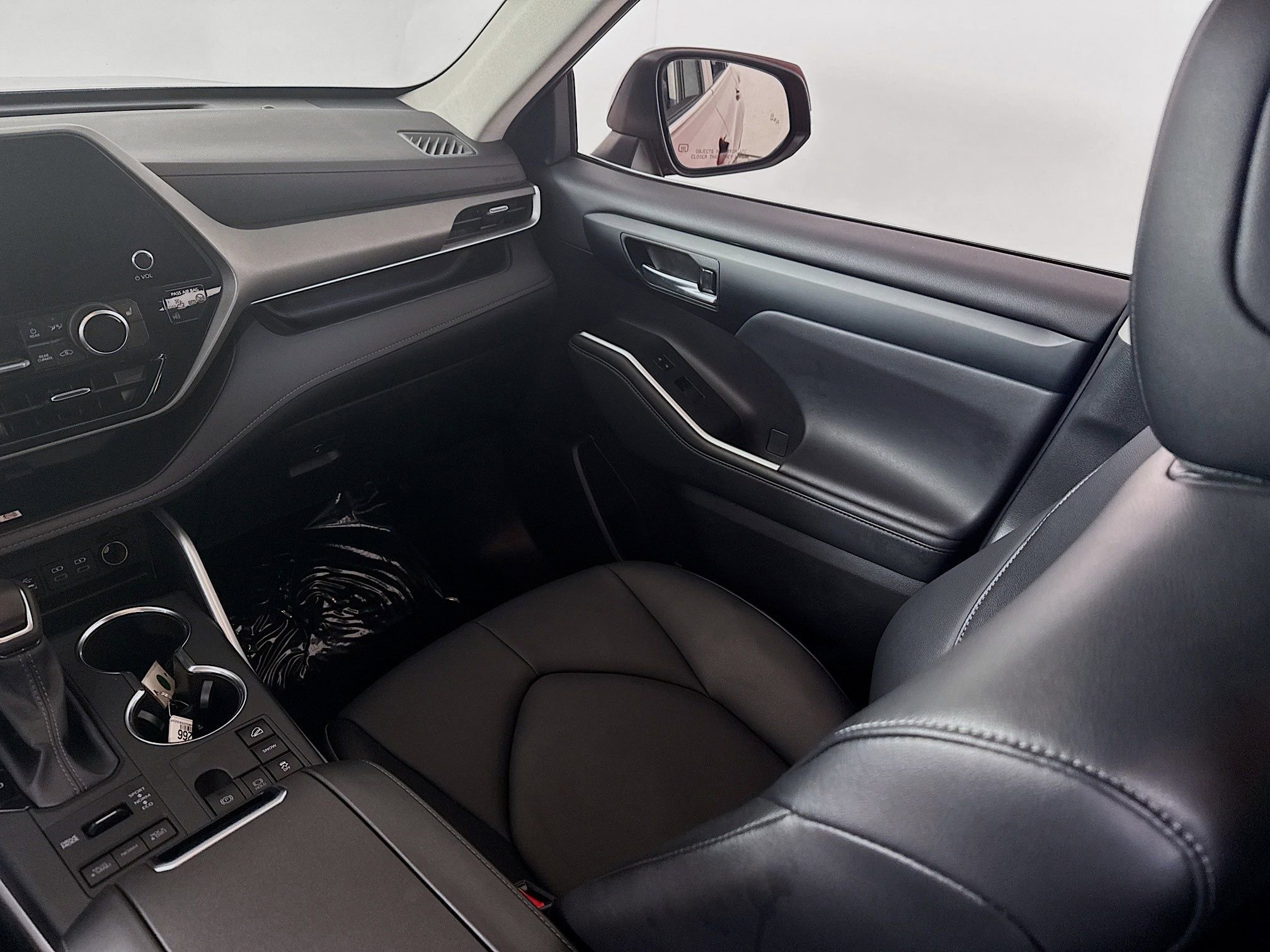 Certified 2025 Toyota Highlander XLE image 21