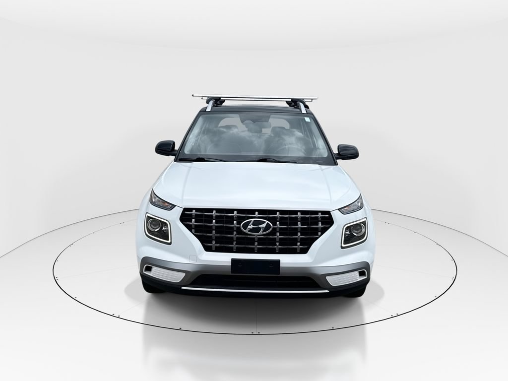 Used 2024 Hyundai Venue Limited FWD image 3