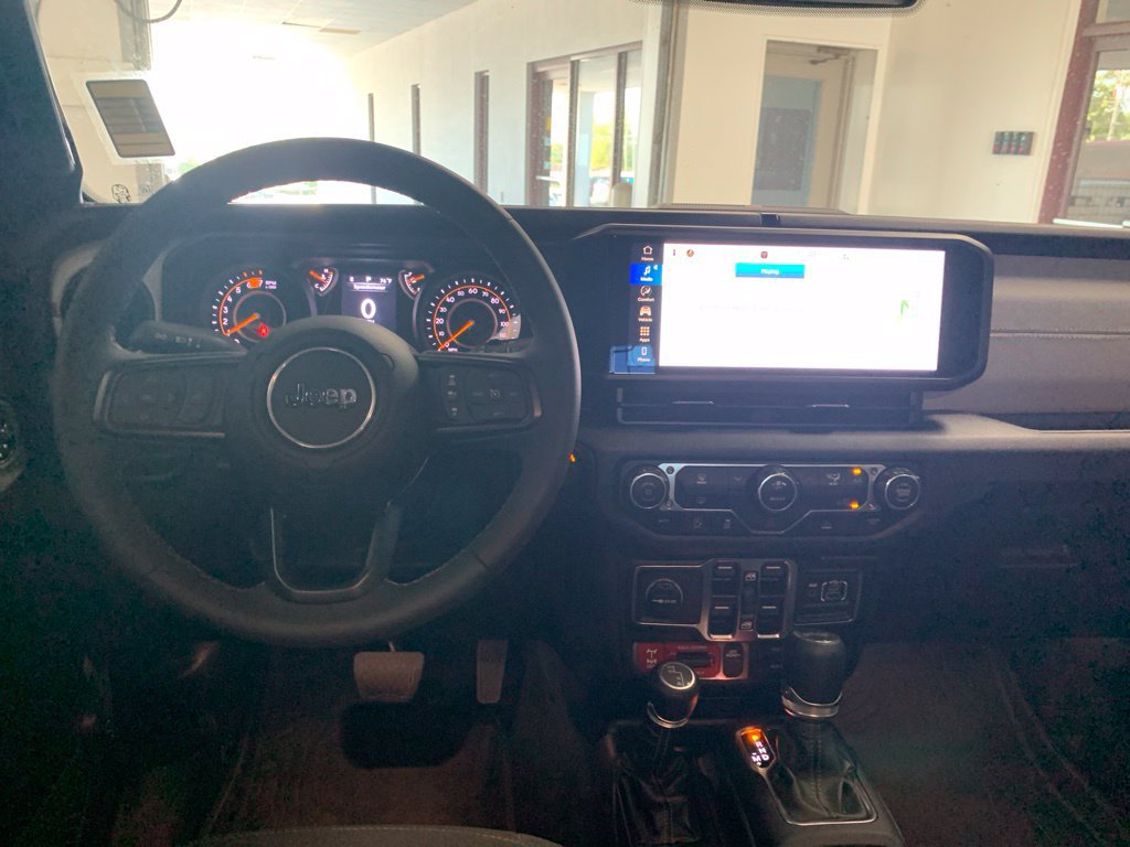 Certified 2025 Jeep Wrangler Unlimited Sport AWD/4WD image 10