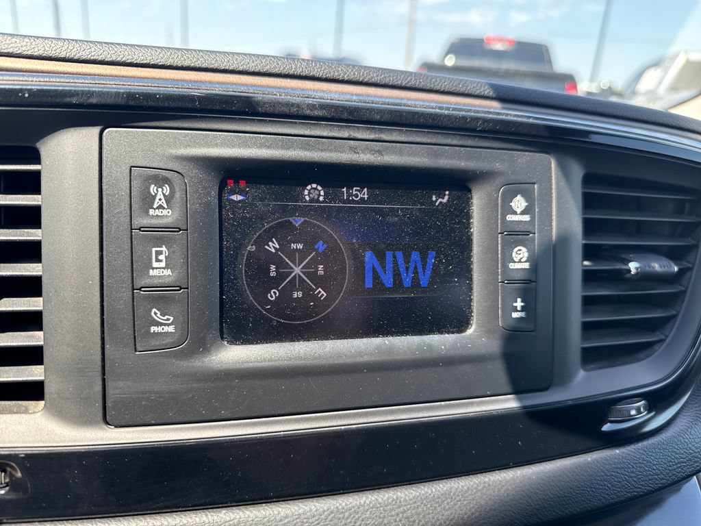 Used 2017 Chrysler Pacifica Touring FWD image 19