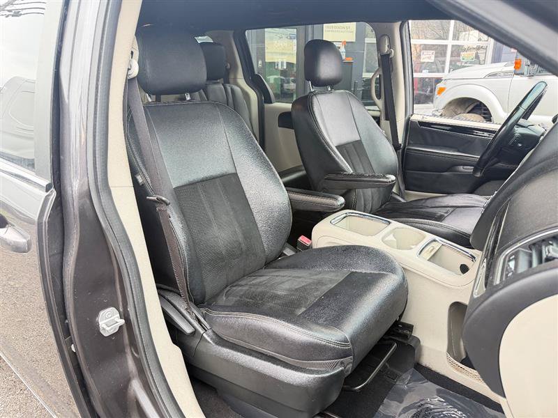 Used 2018 Dodge Grand Caravan SXT FWD image 17