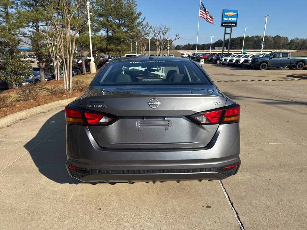 Used 2024 Nissan Altima 2.5 SV FWD image 6
