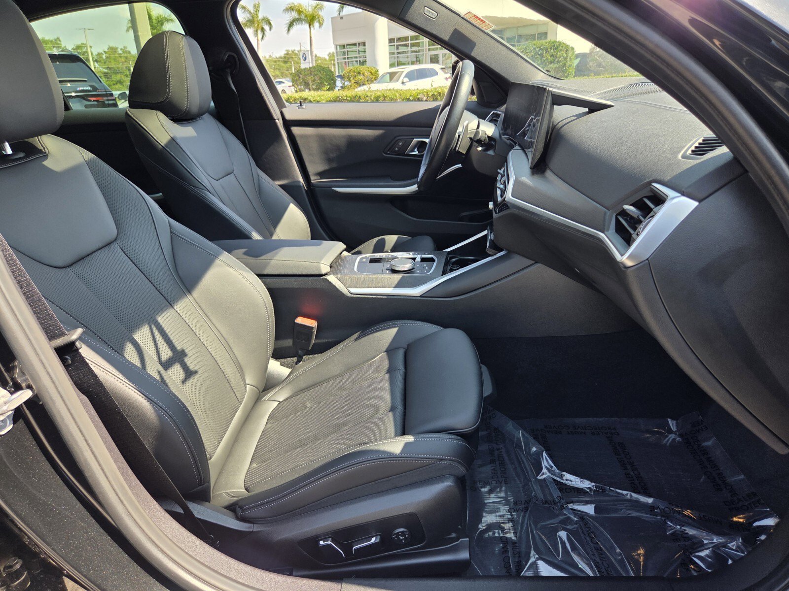 Certified 2024 BMW 330i Sedan w/ M Sport Package RWD image 17