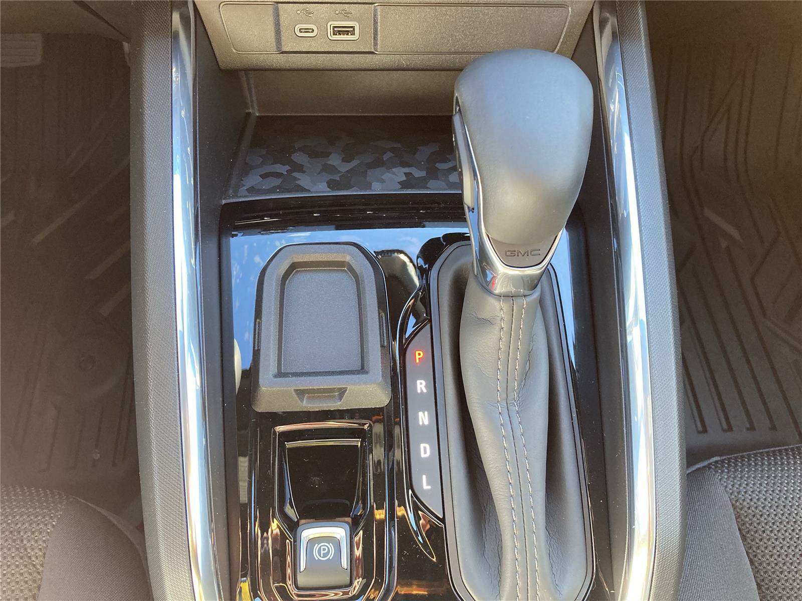 New 2026 GMC Canyon Elevation w/ Convenience Package RWD image 18