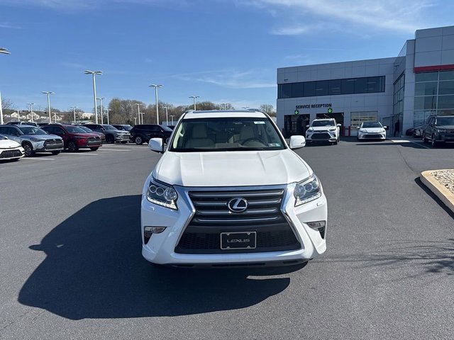 Used 2019 Lexus GX 460 Premium w/ Premium Package image 2