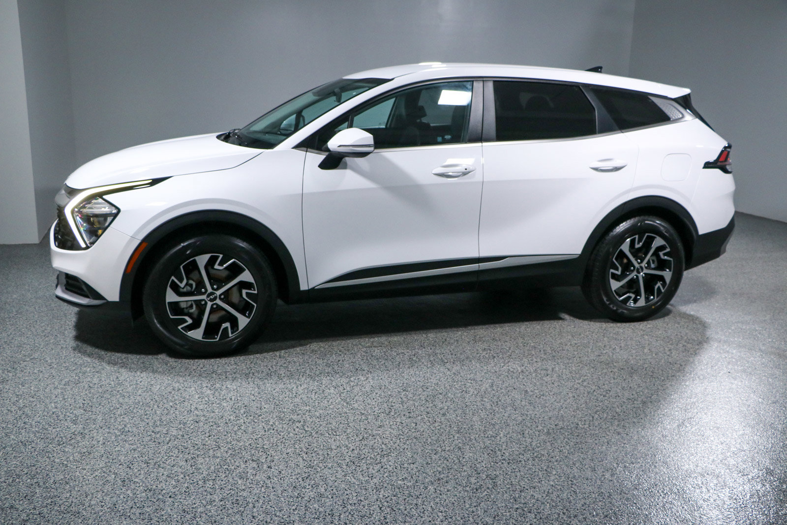 Used 2023 Kia Sportage EX FWD image 10