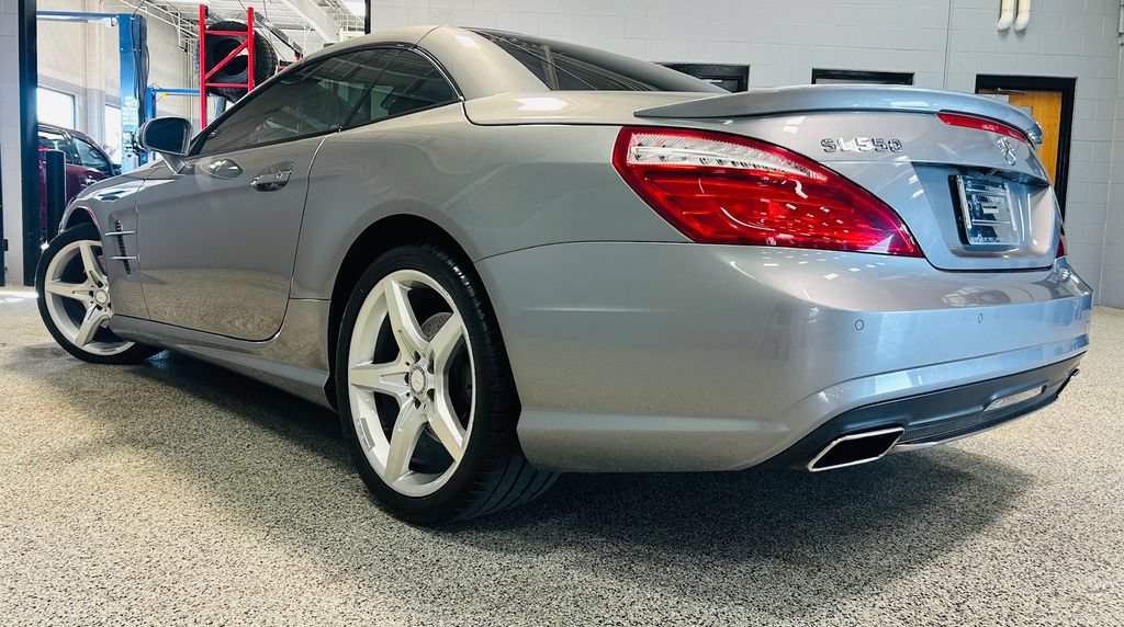 Used 2013 Mercedes-Benz SL 550 image 4