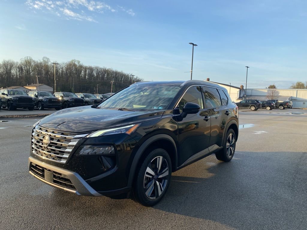 Used 2024 Nissan Rogue SL AWD/4WD image 4