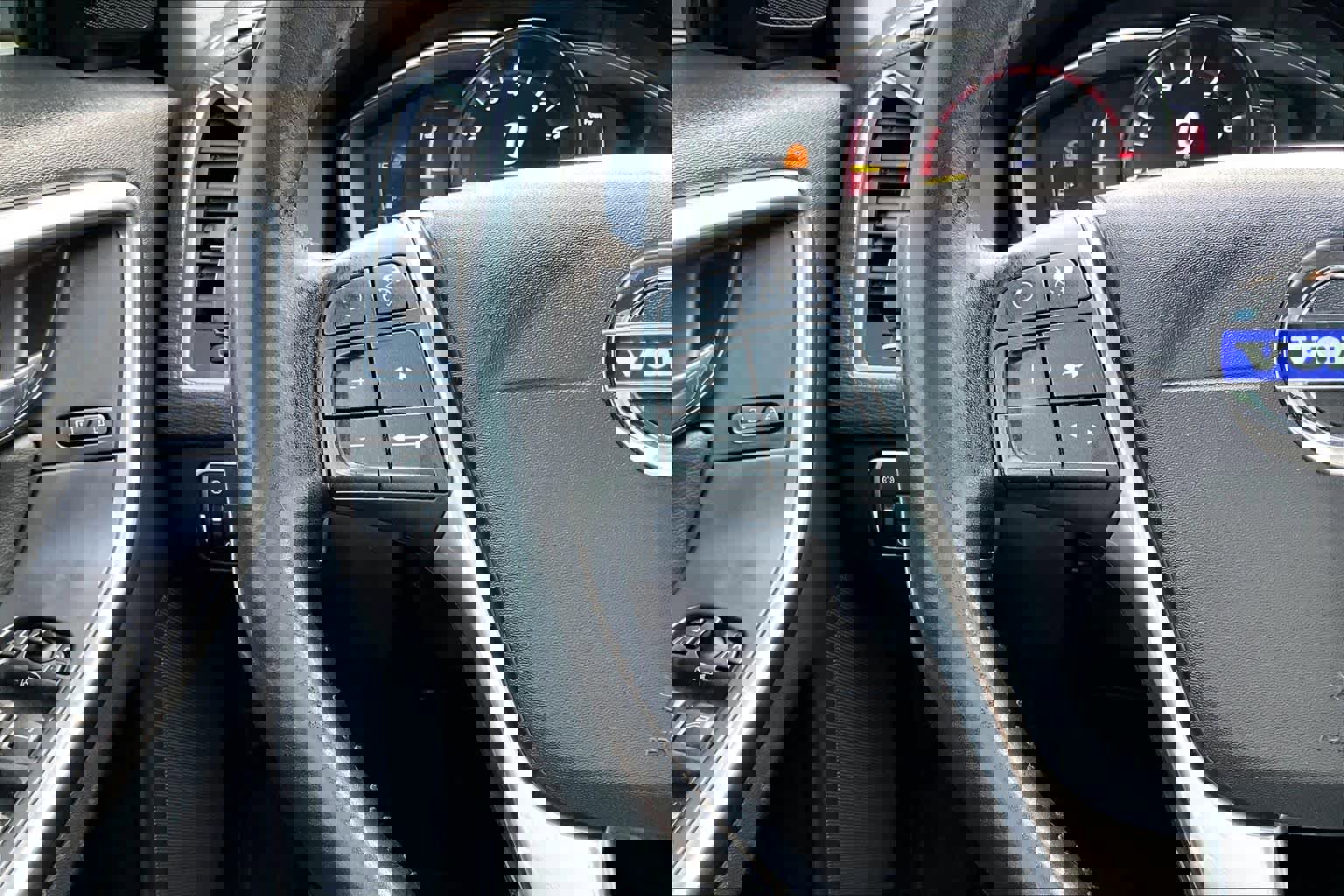 Used 2016 Volvo XC60 T5 Platinum image 23